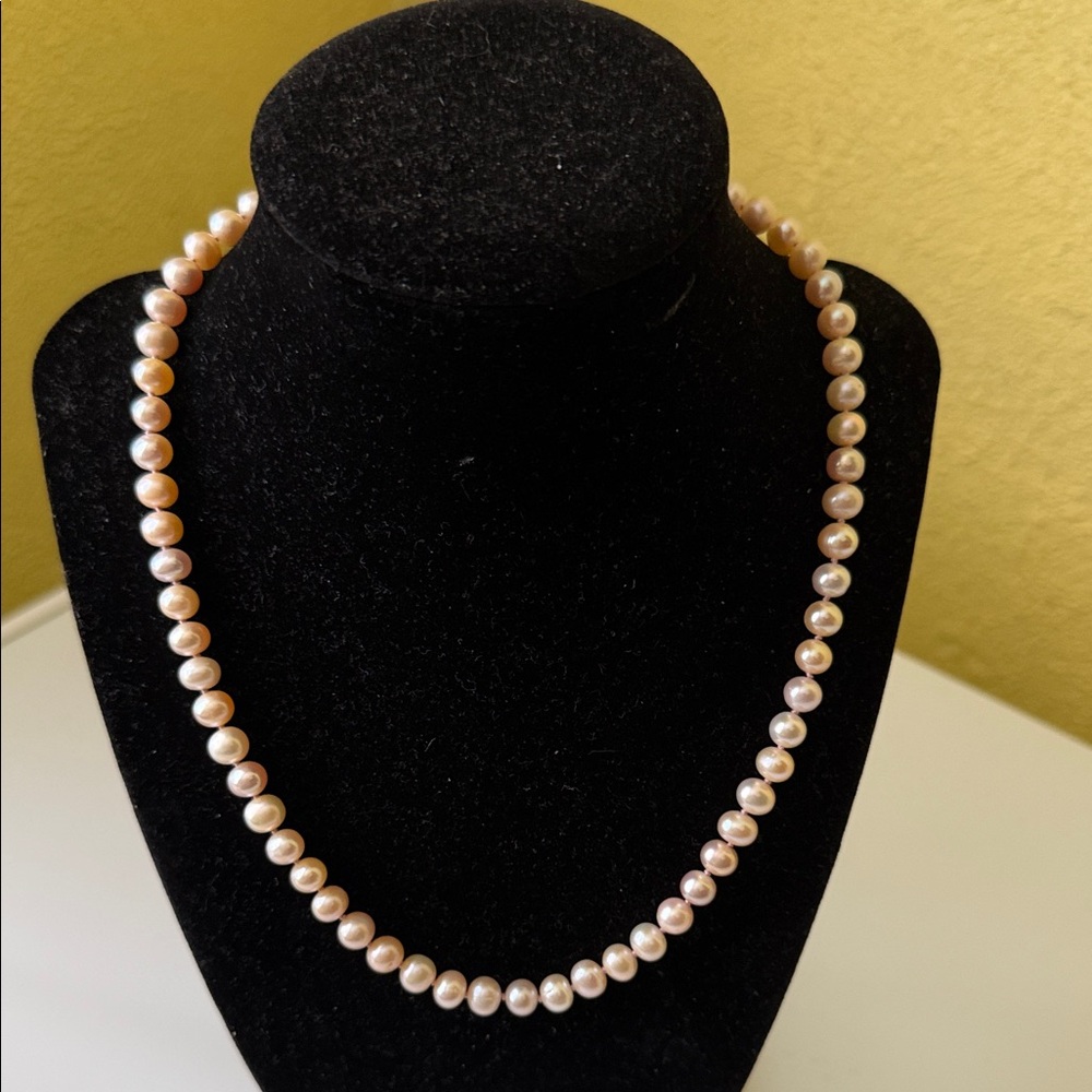Elegant Pearl Necklace